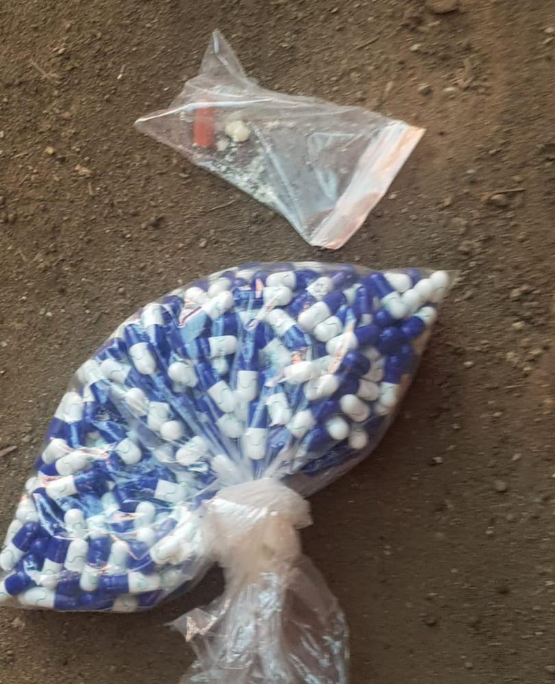 Heroin capsules seized in Wentworth, Durban, one of the suburbs of the city where heroin capsules are widely sold. The colours suggest they are a particular type of capsule sold in the city, known as ‘Metro’, because they recall the colours of Durban metropolitan police cars.
