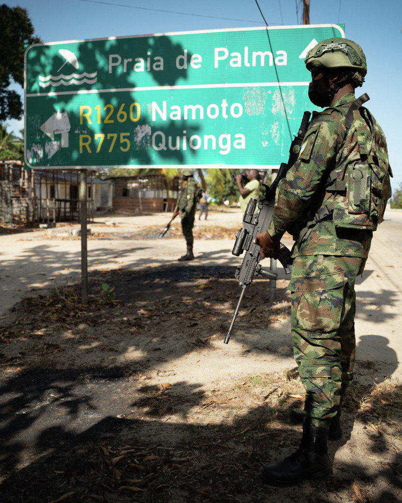 A Rwandan soldier near Palma, Cabo Delgado, Mozambique. Since July 2021, a contingent of a thousand Rwandan soldiers and policemen has been deployed to Mozambique to fight the insurgency in the north.
