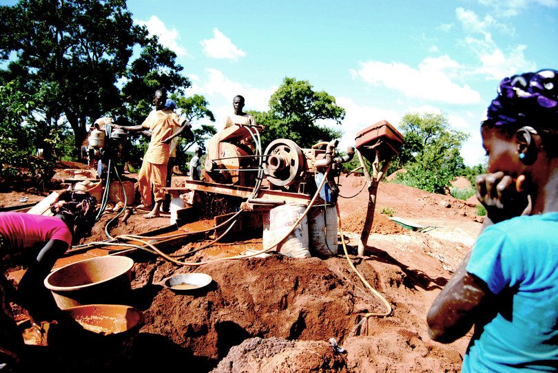 Un site d’extraction minière artisanale d’or à Sadiola, au Mali.

