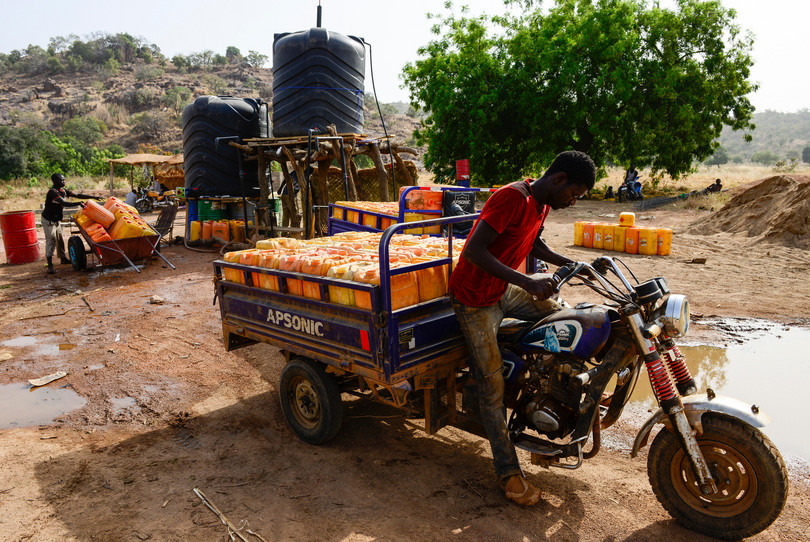 Un camp d’extraction d’or au Burkina Faso. Dans toute l’Afrique de l’Ouest, le JNIM a ouvert de nouveaux sites, en grande partie sans restriction, aux mineurs d’or artisanaux.
